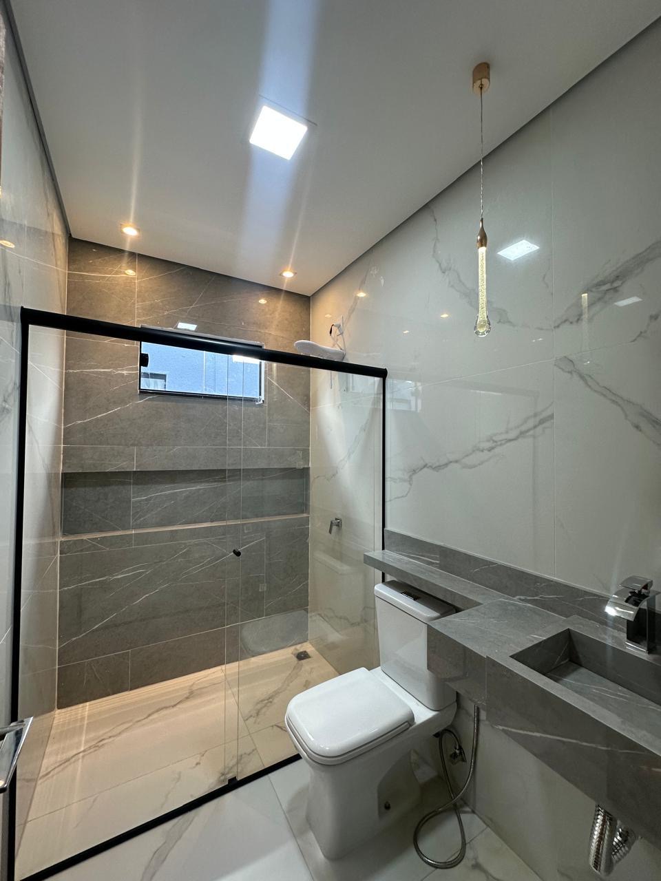 First bathroom at Casa Michaela